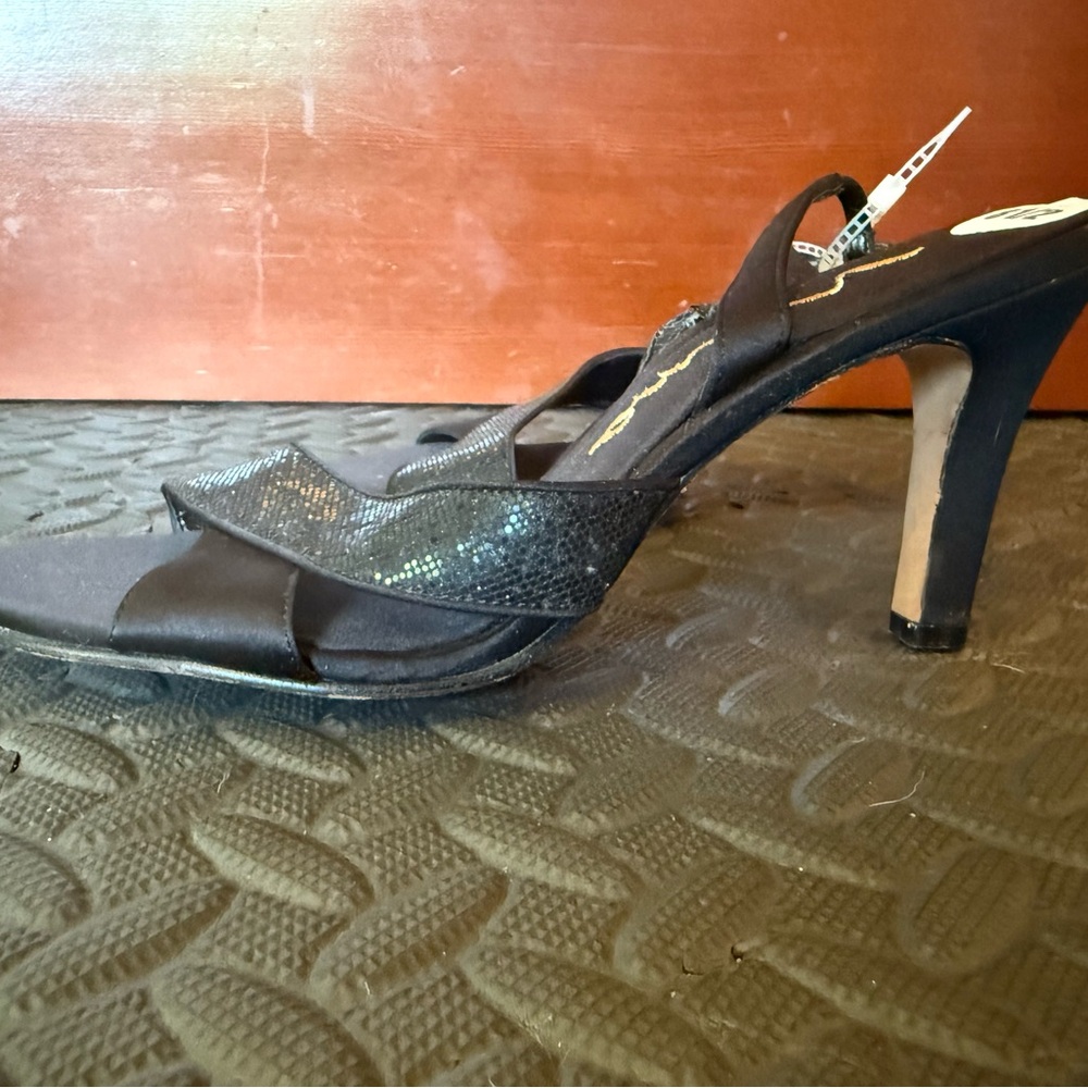 💚Nina Black Sequin Strappy Sandals-Never Worn - Picture 3 of 6